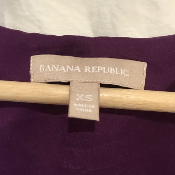 2/$15 Banana Republic purple floral tank top - Picture 3 of 5